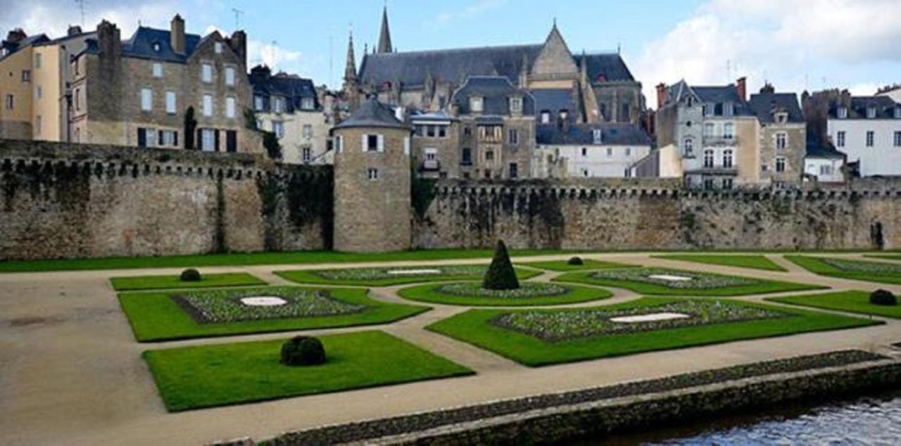 Kyriad Prestige Vannes Centre-Palais Des Arts Luaran gambar